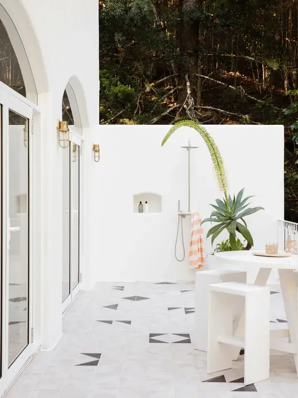 Terrace in Dulux Casper White Quarter