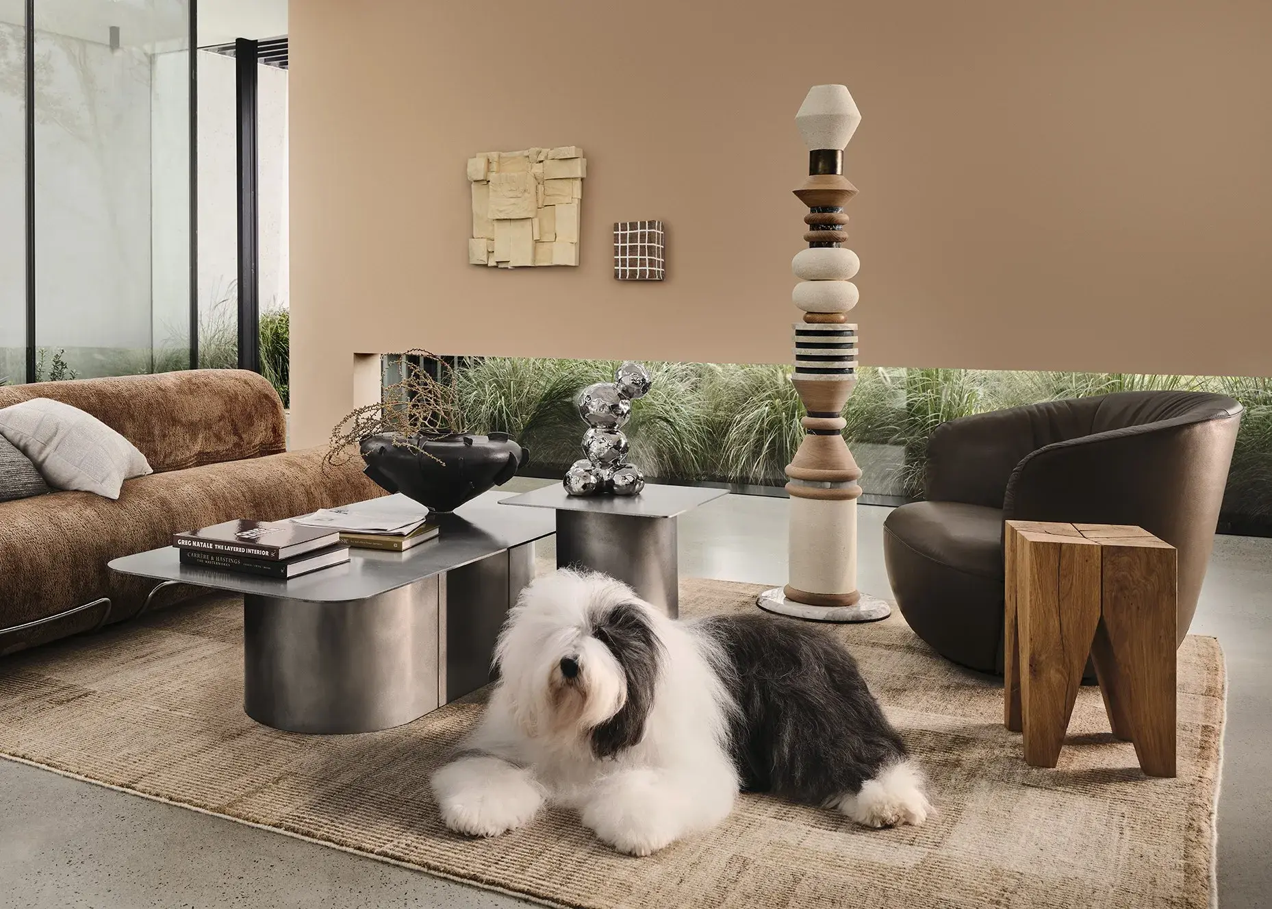 Architectural modern home with Dulux dog feature wall painted in Caramel Sundae