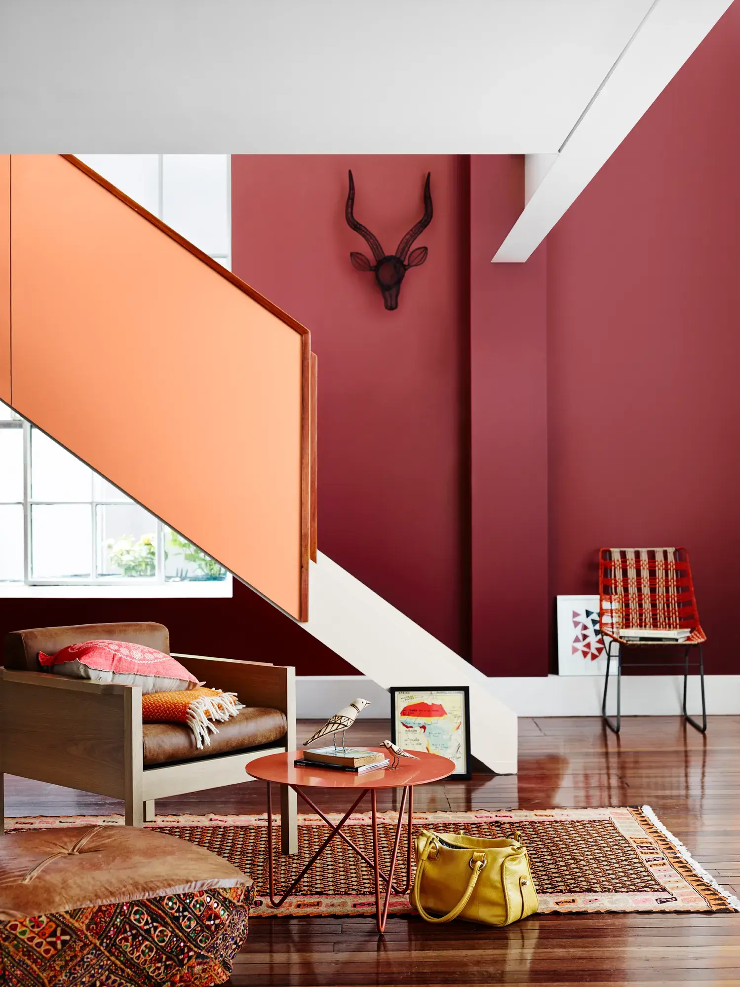 Red and orange harmonious colours in lounge