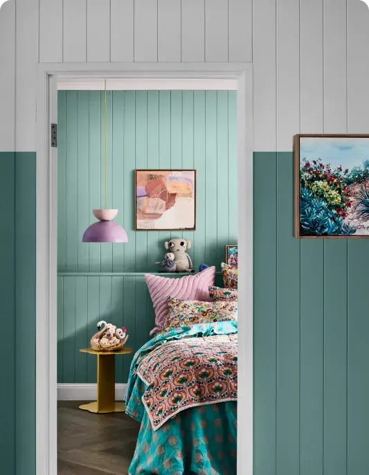 Door entrance featuring Dulux Edvard panelling on the walls