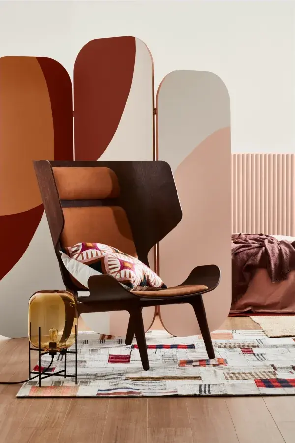 brown chair 